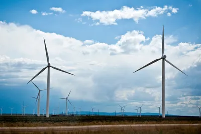 Teenage technician dies after fall from wind turbine in US
