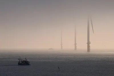 Vessel in deadly sinking after wind turbine collision 'failed to keep lookout'