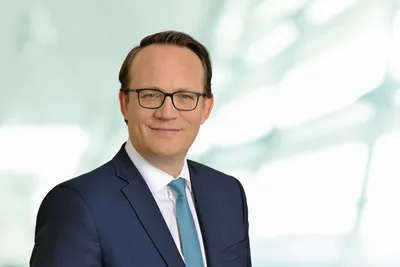 RWE boss urges Germany cut offshore wind targets on wind wakes and 'duck beaks' concerns