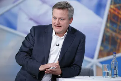 BP green strategy chief out as pivoting oil giant's profits plunge