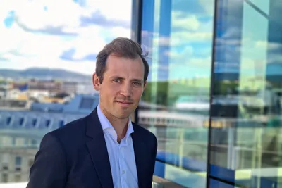Verdens lakseproduksjon stagnerer og sikrer ualminnelige gode priser til oppdretterne