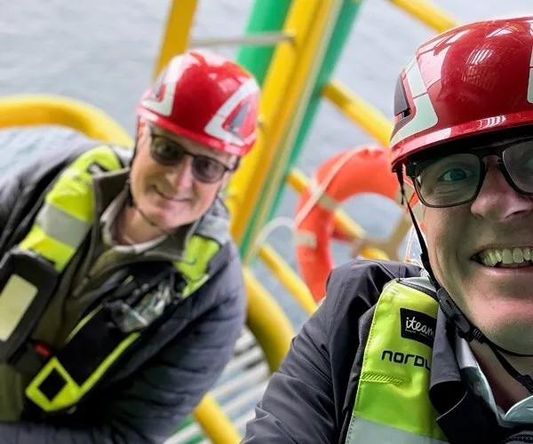 Nordlaks har rost havbruksmeldingen. Nå har de fått besøk av saksordføreren