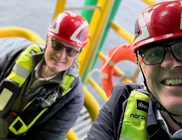 Nordlaks har rost havbruksmeldingen. Nå har de fått besøk av saksordføreren