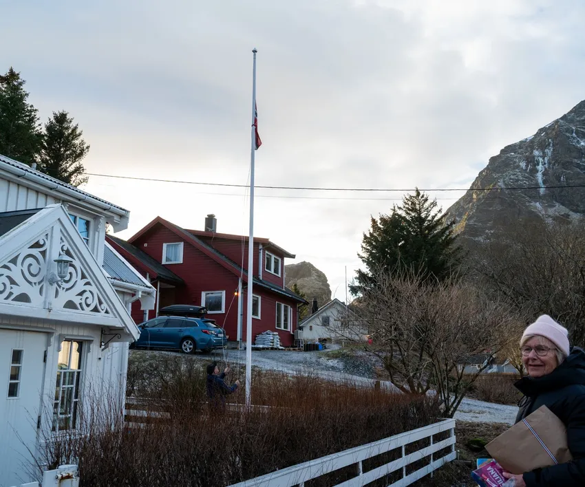 – Flagget på halv stang for Nova Sea