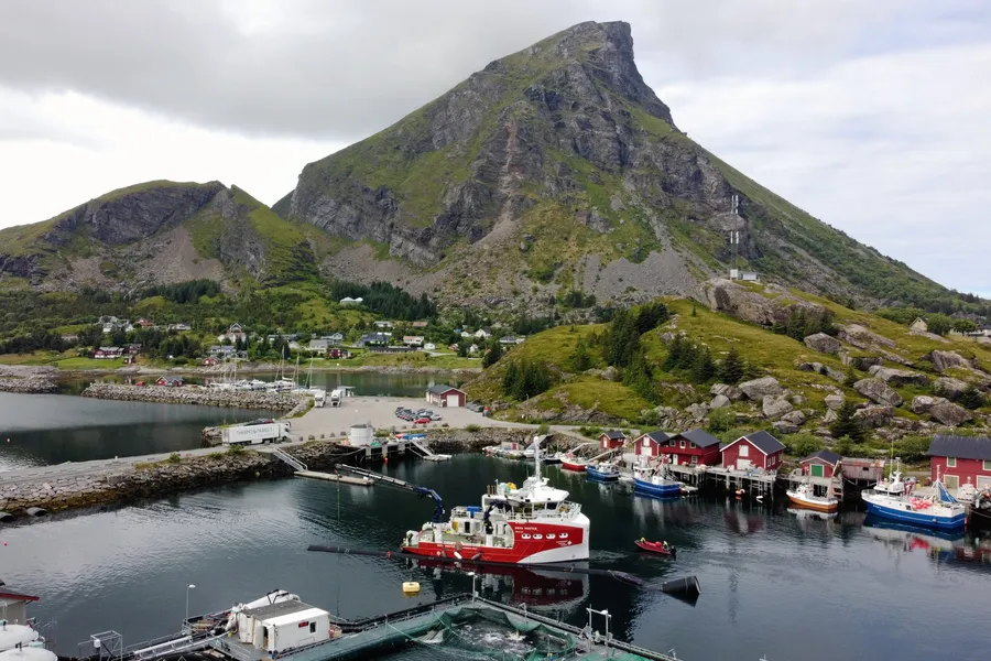 Lovund på Helgeland i Nordland - her holder Nova Sea til.