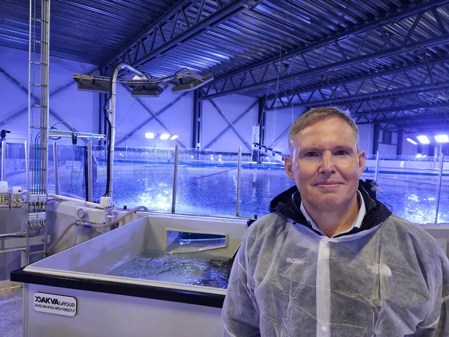 Konsernsjef Ivan Vindheim i Mowi, her ved selskapets settefiskanlegg Nordheim i Aure kommune, Møre og Romsdal. Nå vokser selskapet i Nord-Norge gjennom kjøp av Nova Sea.