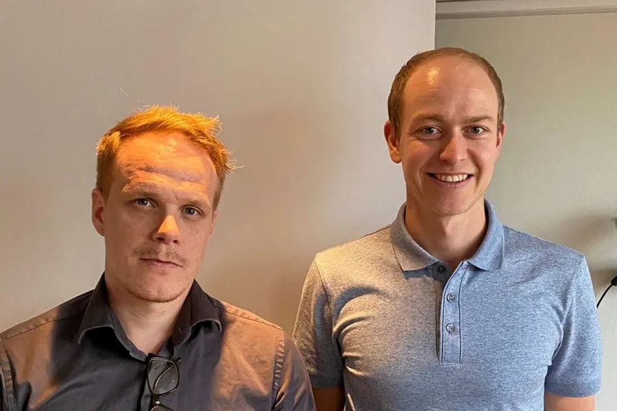 Jon Arne Nygård og Jørgen Wengaard kjenner godt til norsk habruksnæring fra merdkanten.