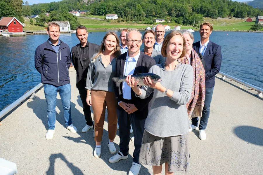 Næringsminister Iselin Nybø (V) i møte med gruppen.