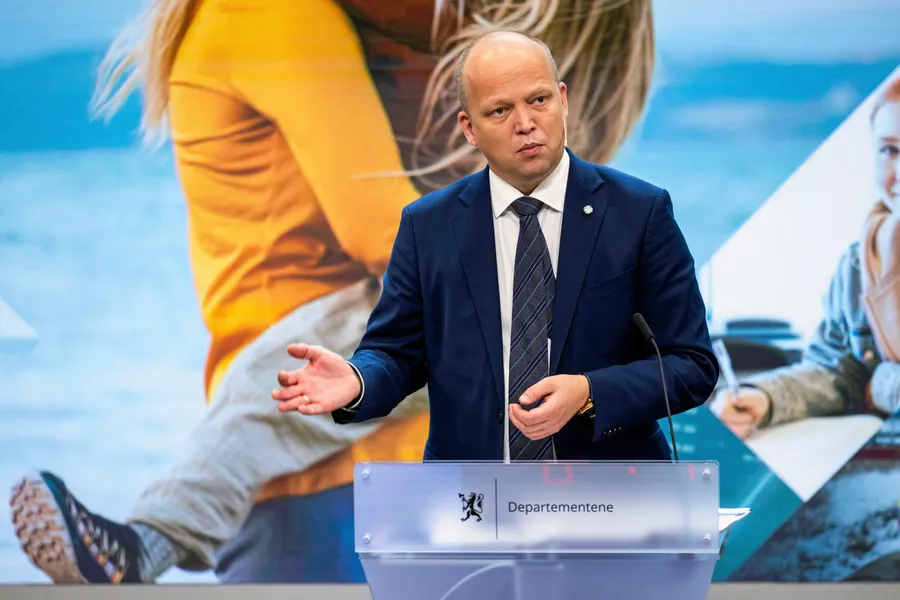 Finansminister Trygve Slagsvold Vedum anbefalte Stortinget å stemme nei til å åpne skattelistene for anonyme søk.