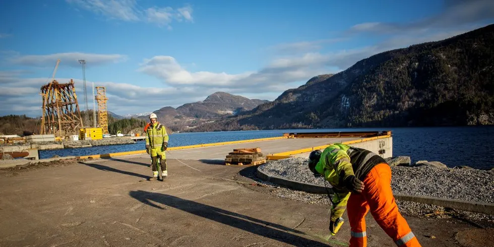 Fiskerne som fisket i Yrkesfjorden og Vindafjord fikk i 1980-årene kompensasjon for ulempeme oljeplattformer påførte fiskeriene. Ill.foto: Eivind Senneset