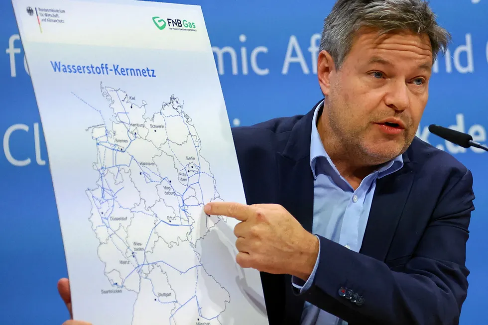 Vice-Chancellor Robert Habeck presenting the draft 'hydrogen core network' plan in Berlin in November 2023.