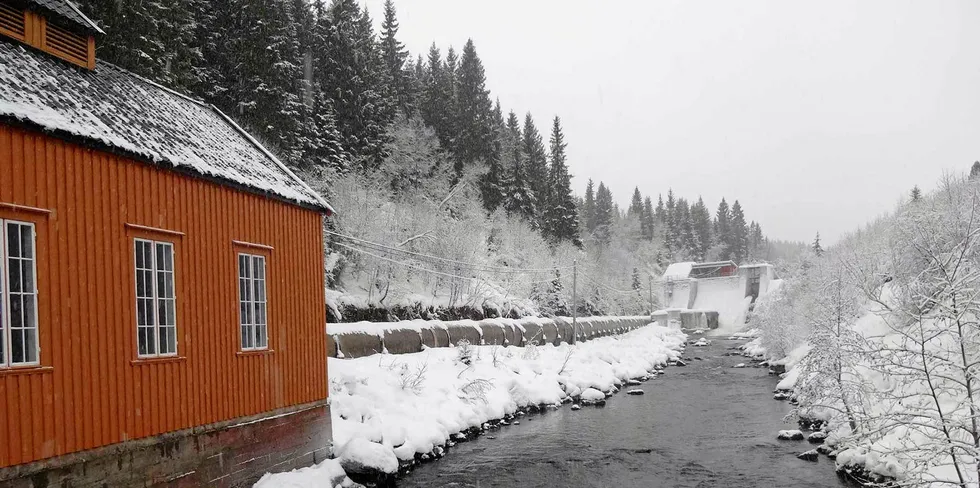 Sølbergfallet kraftverk er blant de 12 småkraftverkene som nå ligger ute for salg.