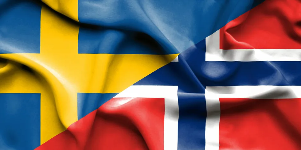 Først begrenset Svenska kraftnät eksporten til Norge, og etter hvert svarte Statnett med å redusere eksport til Sverige.