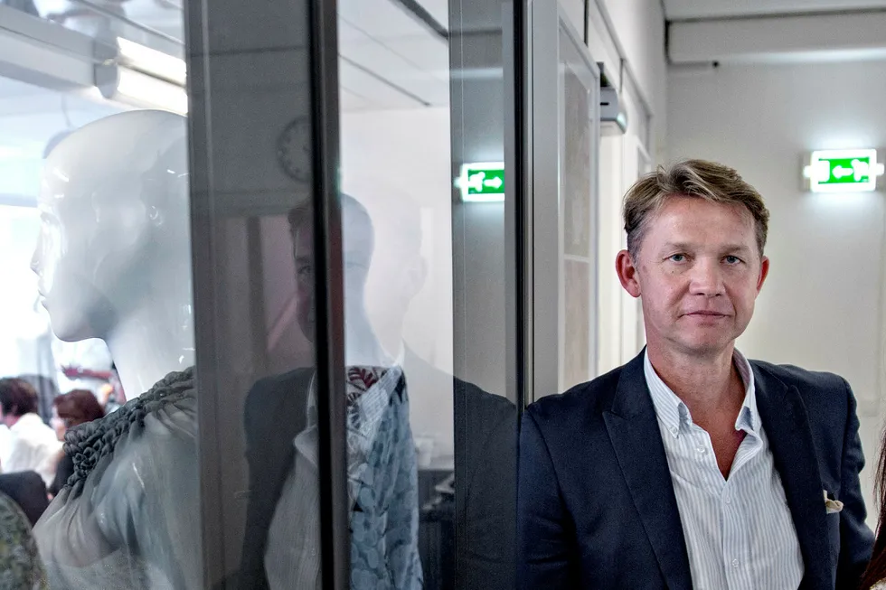 – Det har vært en berg-og-dal-bane, sier Stein Lande om karrieren som klesgründer.