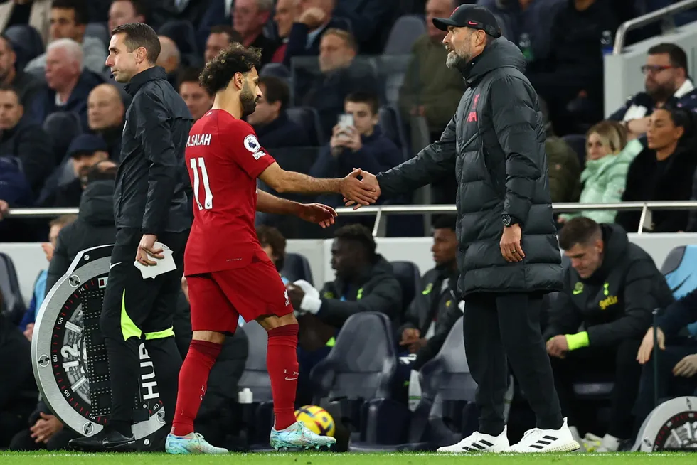 Mohamed Salah og Jürgen Klopp fra søndagens kamp mot Tottenham. En kamp Liverpool til slutt vant 2-1.