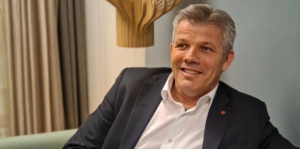 Fiskeri- og havminister Bjørnar Skjæran sier til Stortinget at han har ambisjoner om at de skal få kvotemeldingen til behandling om kort tid.