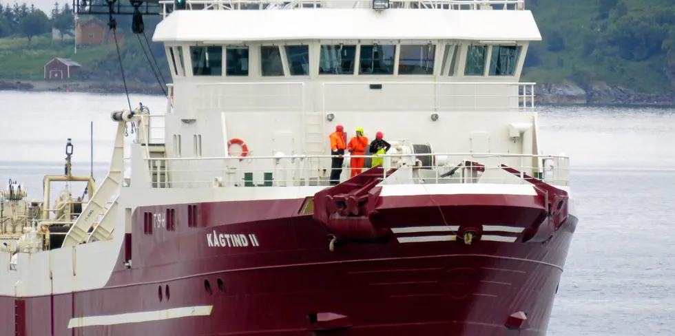 Frysetråleren «Kågtind II» krasjet 04. april med kaia i Breivika i Tromsø. Båten, som tilhører Nergård, fikk et hull fremme. Tidligere "Andenesfisk II".