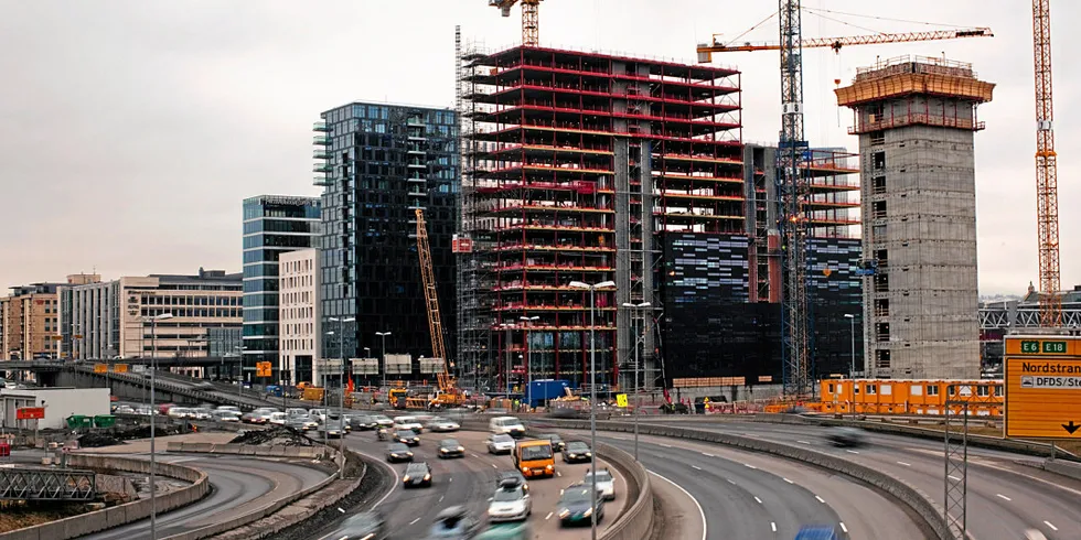 Fra 2022 er det ikke bare ferdige bygg som får forbud mot bruk av fossil varme, da vil det også være forbudt med mineralolje til byggvarme. Fjernvarme er derfor et godt alternativ.