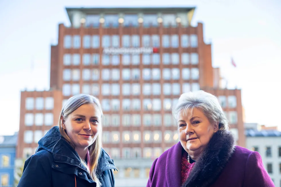 Tina Bru og Erna Solberg på Youngstorget.