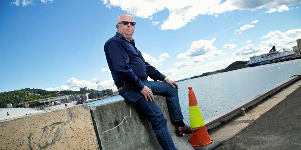 Fiskeoppdretter Gerhard Alsaker er rasende på havbruksskatteutvalget.