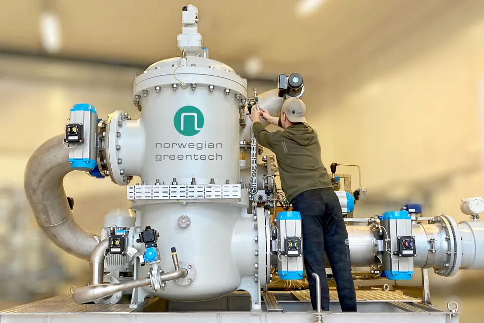 Norwegian Greentech leverer løsninger for rensing av ballastvann og vannrensesystemer for havbruksnæringen.