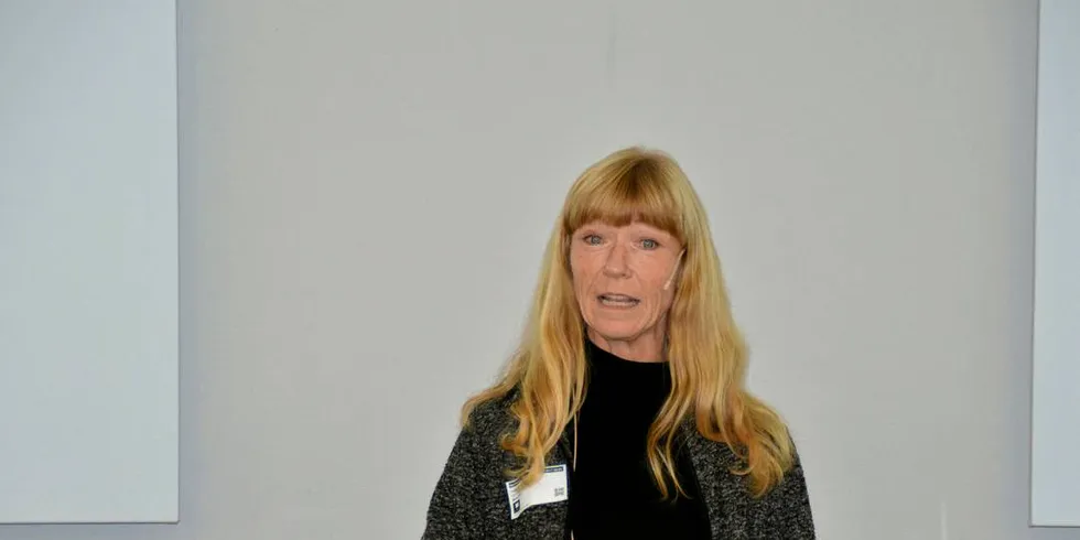AVFALL: – Gjør det noe at det ligger søppel på bunnen? spør forsker Lene Buhl Mortensen, Havforskningsinstituttet.