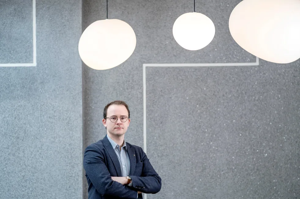 – Hvis ikke bankene gjør jobben med sanksjonene, sammen med de største selskapene som Equinor og Yara, da mister sanksjonene effekten de skal ha. Sanksjonene er ment å legge press på russiske myndigheter, sier Magnus Johannesen, stipendiat ved Norges Handelshøyskole.