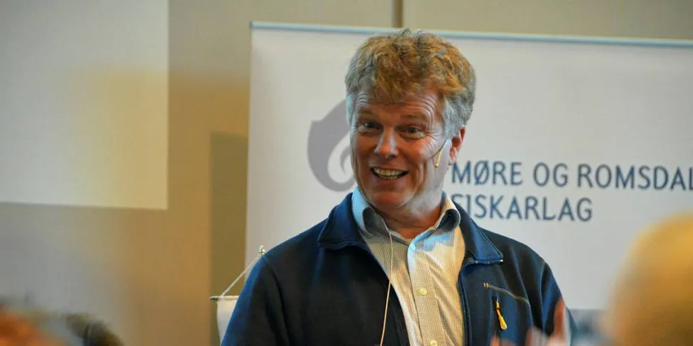 NEI TAKK: Økonomiprofessor Ola Grytten tror ikke ressursrente fører noe godt med seg og mener norsk fiskerinæring ikke må stille seg slik at en slik rente kan innføres. Torsdag møtte han fiskerne på årsmøtet i Møre og Romsdal Fiskarlag og fant bare meningsfeller der.Foto: Einar Lindbæk