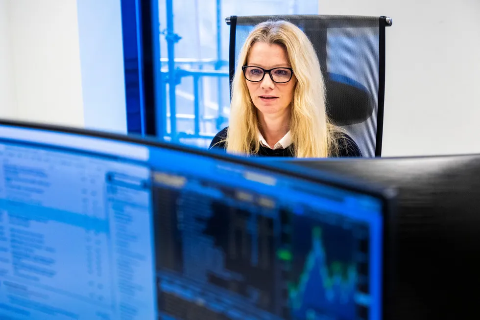 – Norges Bank gjør en liten oppjustering av rentebanen. Dette ventet vi på grunn av de positive vaksinenyhetene som gjør at det er grunn til å tro at gjeninnhentingen blir sterkere fremover, sier sjeføkonom Kari Due-Andresen i Handelsbanken Capital Markets.