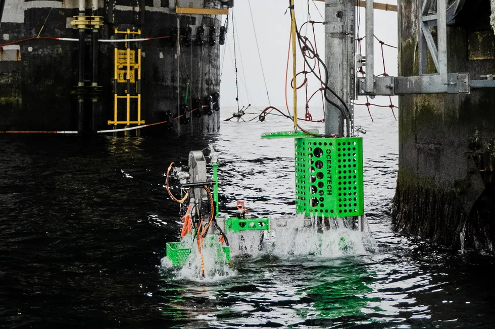 Oceantech lever robotiserte serviceløsninger i den risikoutsatte skvalpesonen rundt installasjoner til havs.