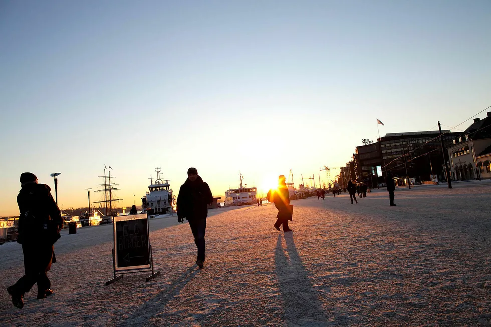 Gjennom enigheten om budsjettet for 2018 har vi også fulgt opp skattereformen, fjernet maskinskatten og gir enda bedre betingelser for gründere neste år, skriver statminister Erna Solberg. Foto: Tomm W. Christiansen/Bloomberg