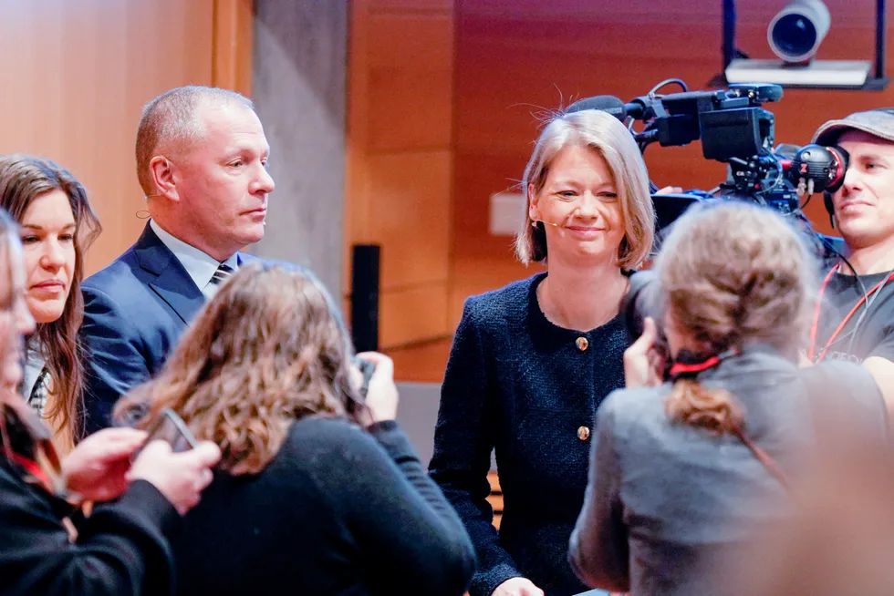 Sentralbanksjef Ida Wolden Bache og oljefondssjef Nicolai Tangen er innkalt som vitner i et søksmål om lønnsdiskriminering og ugyldig oppsigelse i Oljefondet. Her er de to sammen under presentasjonen av resultatet for Oljefondet i januar.