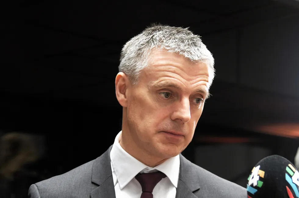 Det er nærmest full stans i konsesjonsbehandlingen til NVE, bekrefter nå NVE-direktør Kjetil Lund.