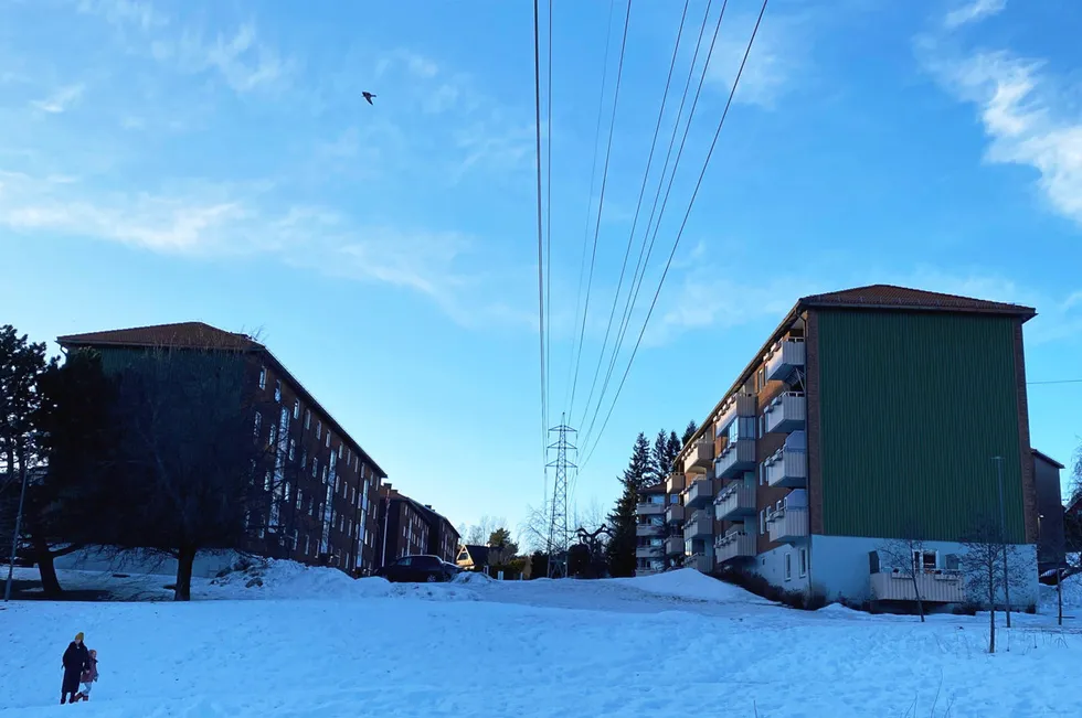 Strømkundene på Bjerke i Oslo og resten av NO1 får den høyeste timeprisen i Norge lørdag. Men det er kundene i NO2 som for døgnet sett under ett må betale langt mer enn andre.