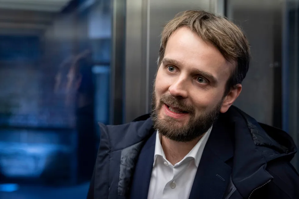 Næringsminister Jan Christian Vestre vil innføre krav om kjønnsbalanse i styrer i aksjeselskaper.