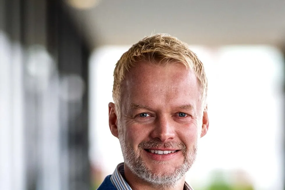 Daglig leder i Eidsiva Vekst, Erland Lundby, har flere grunner til at Eidsiva velger å investere flere millioner for å redde solselskapet Energeia.