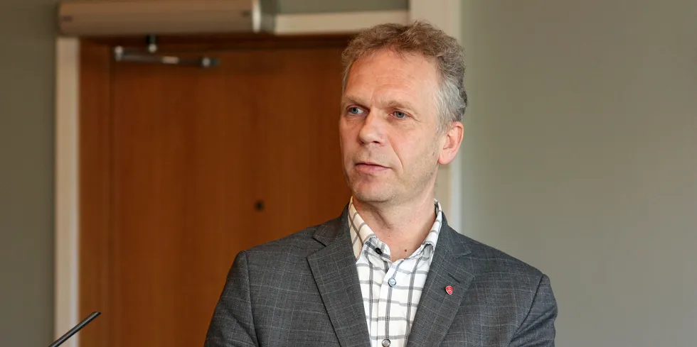 Torfinn Opheim i LVK forteller at medlemmene er opptatt av den lave kraftprisen. – Nå er markedsprisen ligger under prisen på konsesjonskraften, er det ikke god butikk for kommunene, sier han.