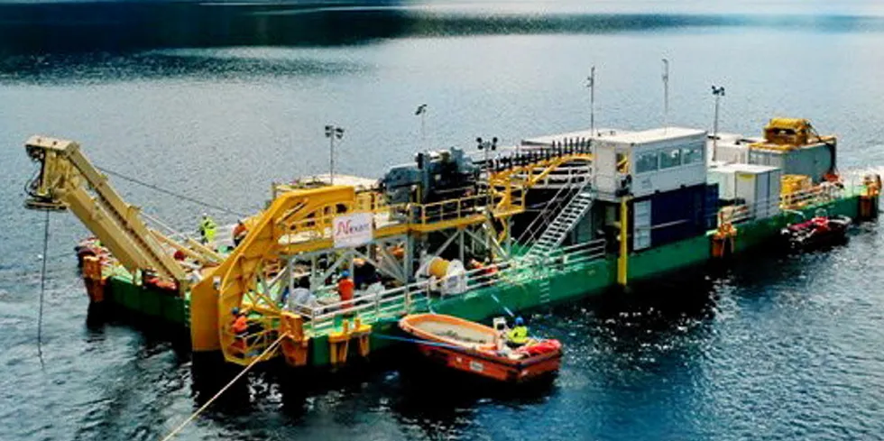 Strøm som skal utveksles over utenlandskabelen North Sea Link mellom Norge og England fører til to kraftauksjoner på norsk side, mens det holder med én på britisk side.