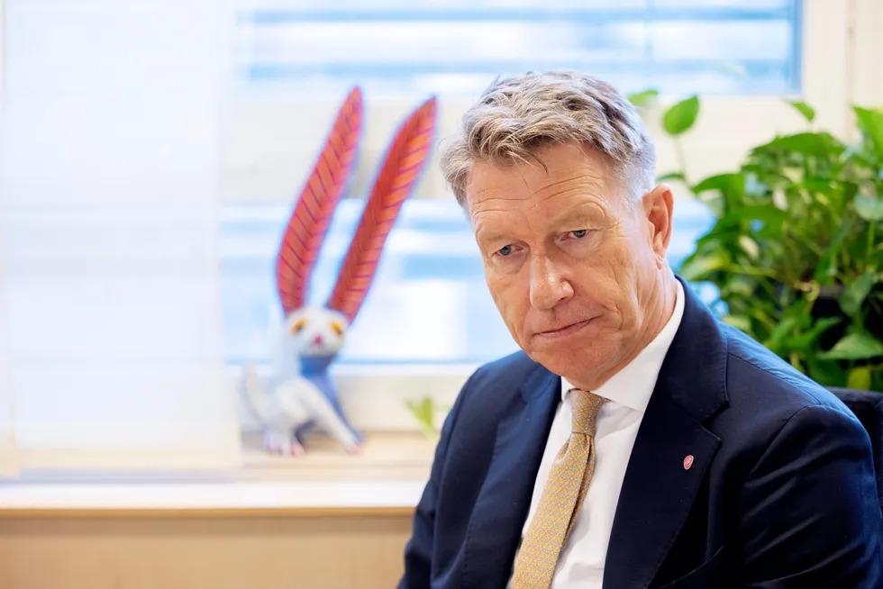 Energiminister Terje Aasland på sitt kontor i Akersgata.