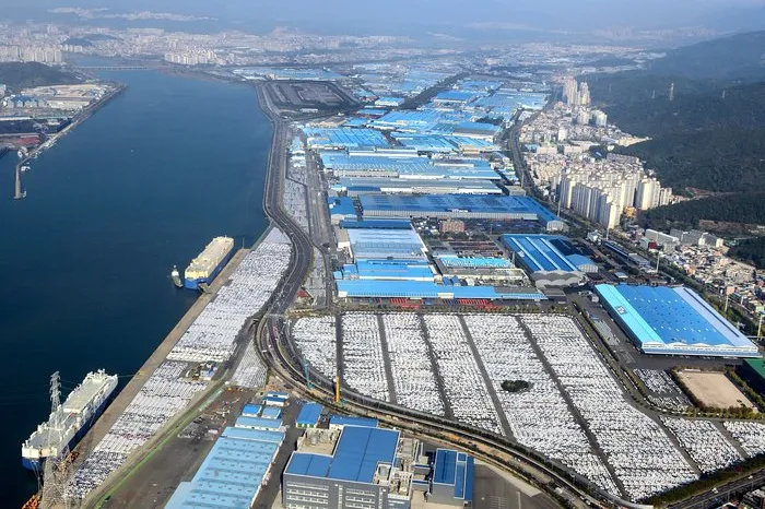 An aerial view of Hyundai's gigantic factory in Ulsan.