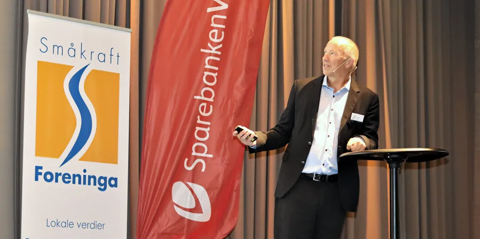 Kraftanalytiker Olav Botnen kom til Småkraftdagane for å snakke om hvor strømprisene er på vei.