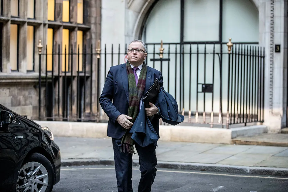 – Alle må gjøre mer for å nå Paris-målene, sier Equinor-sjef Eldar Sætre. I London torsdag la han frem enda mer ambisiøse klimamål for selskapet.
