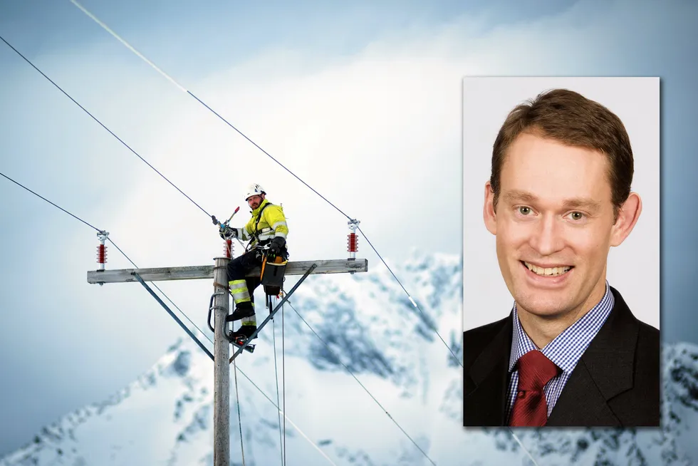 Investeringsanalytiker i KLP, Eric Nasby, er positiv til å øke eierandelen i Lofotkraft.