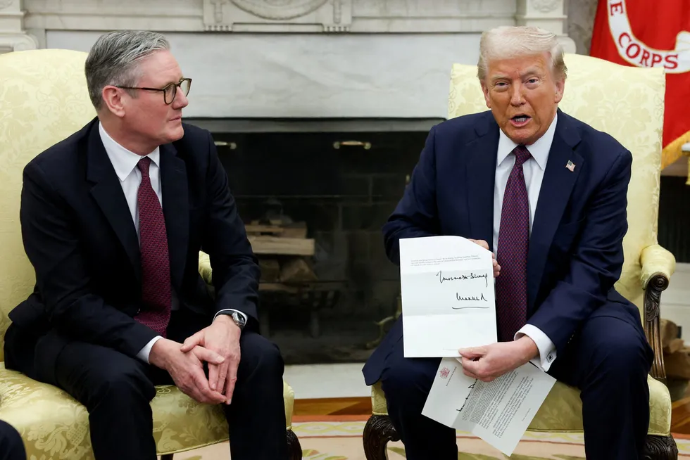 Storbritannias statsminister Keir Starmer har aktivt dyrket forholdet til Trump, og under et besøk i Det hvite hus i februar overleverte han en invitasjon fra kong Charles om et nytt statsbesøk til Storbritannia.
