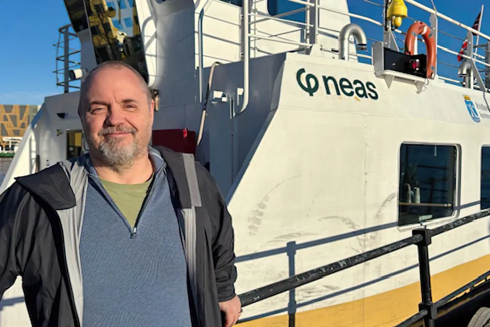 Tor Erling Olsen arbeider fra Nordmøre, mens kollegaen arbeider fra Sunnmøre.
