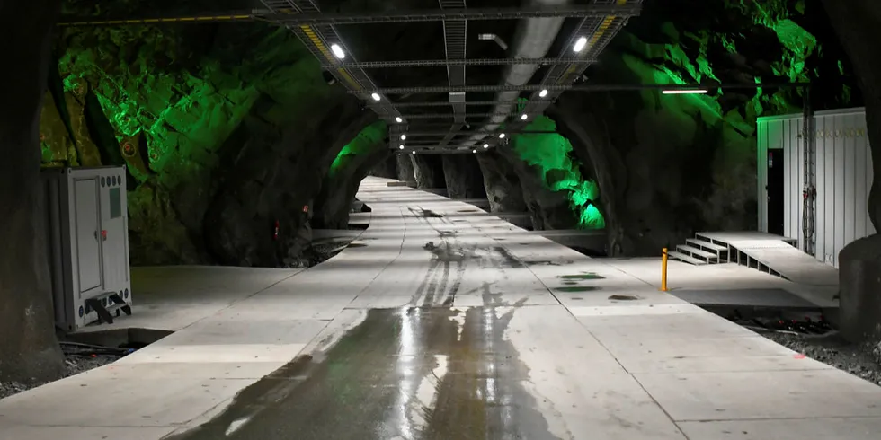 DIMENSJONER: "Avenyene" i Lefdal Mine Datacenter er over 300 meter lange og har fjorten gruvekamre på hver side der IT-containere og datahaller er plassert.