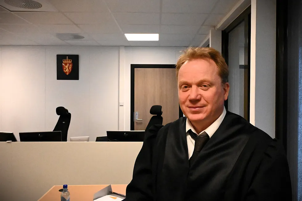 Ask Økland forsvarte skipper og rederi i Hordaland tingrett.