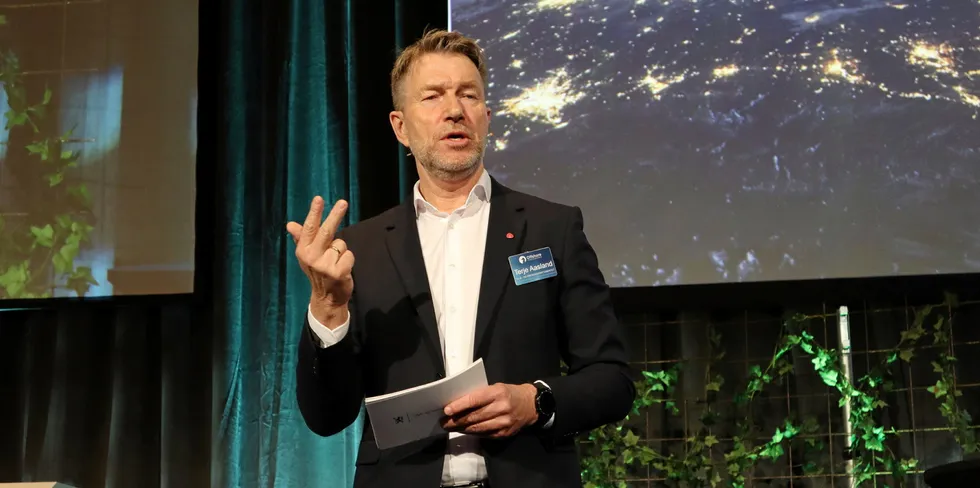 Energiministeren Terje Aasland har vært tydelig på at han ønsker å innføre eksportrestriksjoner. I en pressemelding går ACER hardt ut mot å innføre dette.