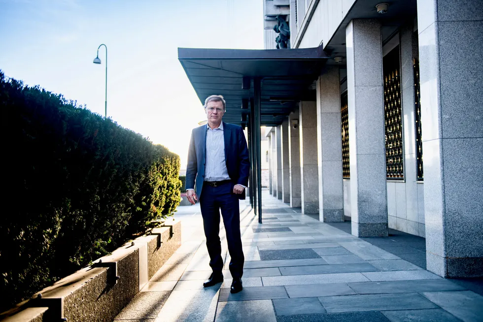 Sjefstrateg i Sparebank 1 Markets, Peter Hermanrud er ikke imponert av Equinors regnskapsprinsipper.