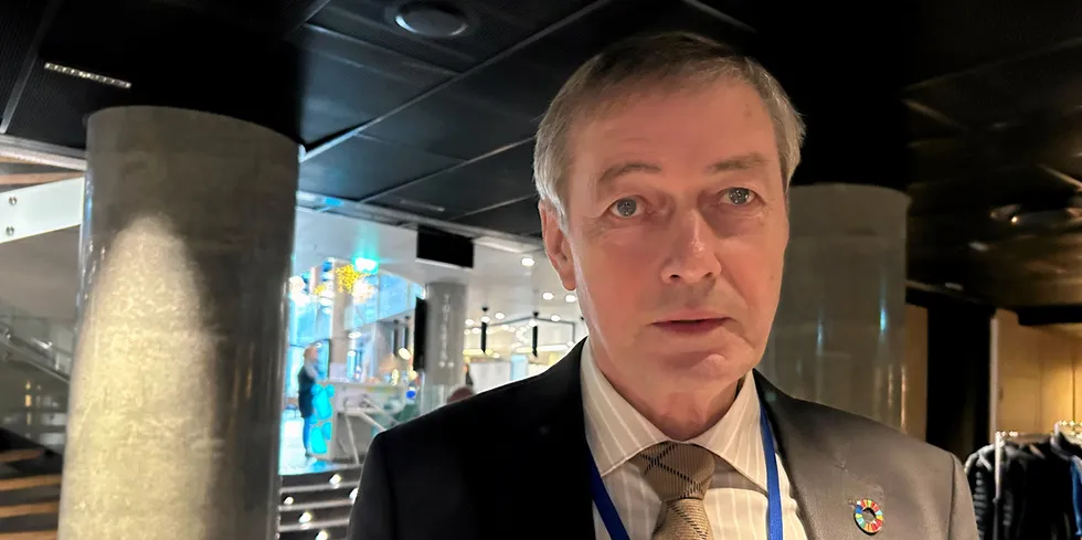 Vidar Ulriksen, statssekretær for fiskeri- og havministeren, tror på havvind på dypere vann uten å komme i konflikt med fiskeri.